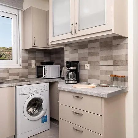 Artemis Seaside House, With Sea View Kalamaki (Heraklion)